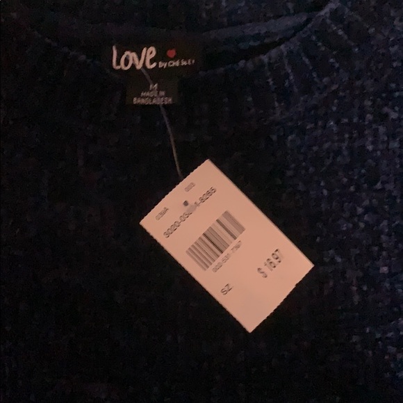 Sweater - Picture 2 of 3